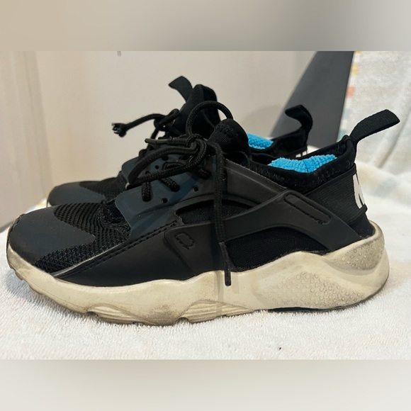 Kids Nike Huarache Sneakers - Size 13c - Picture 2 of 5